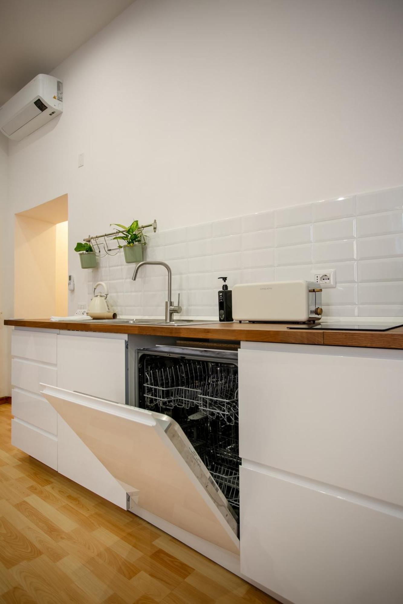 Apt Rome 5 Bdrms Экстерьер фото